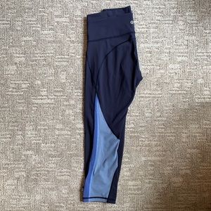 Lululemon mix & mesh crop